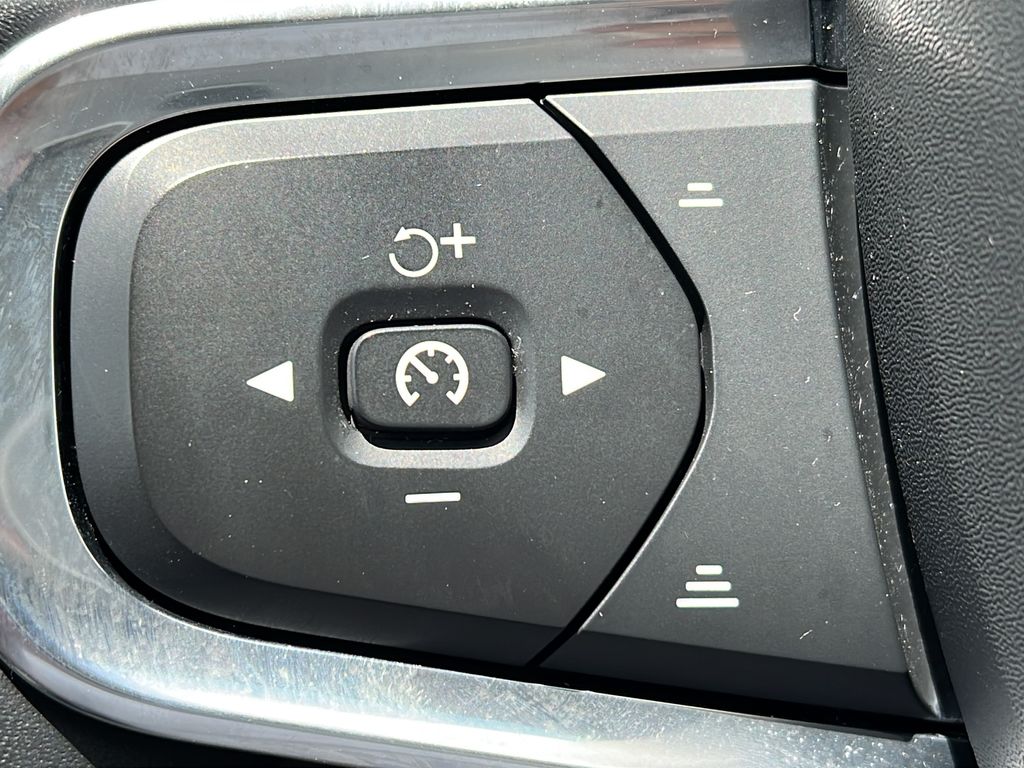 2021 Volvo XC40 Momentum - Photo 25