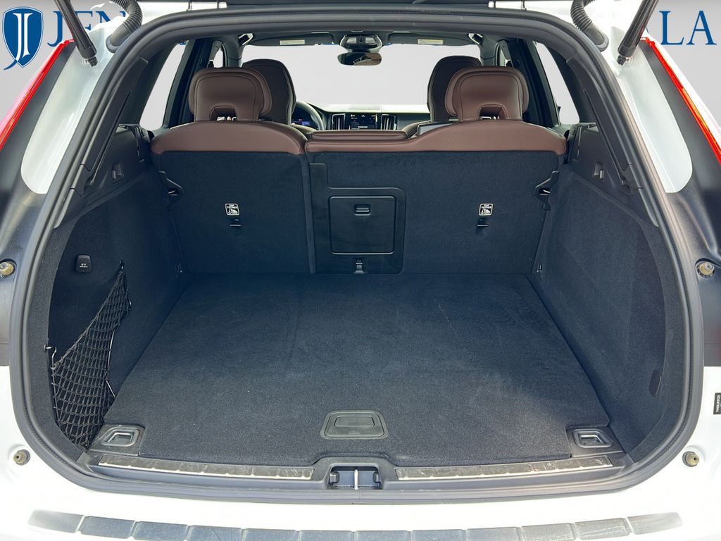 2024 Volvo XC60 Plus - Photo 12