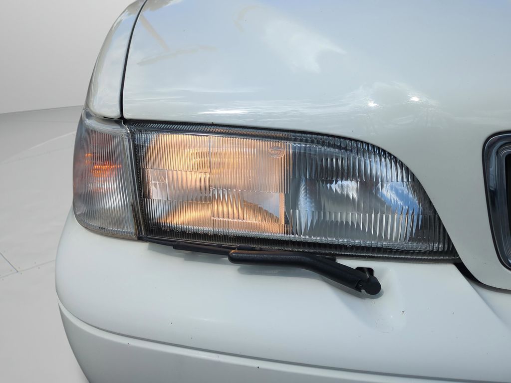 1999 Volvo V70 Base - Photo 22