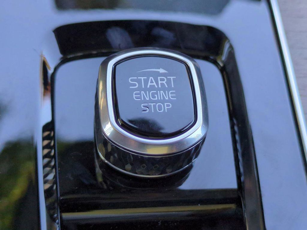 2026 Volvo XC90 Plus - Photo 28