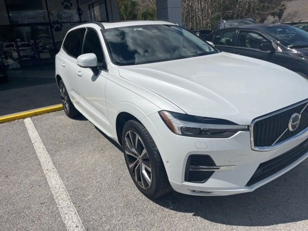 Used 2022 Volvo XC60 B5 Momentum SUV