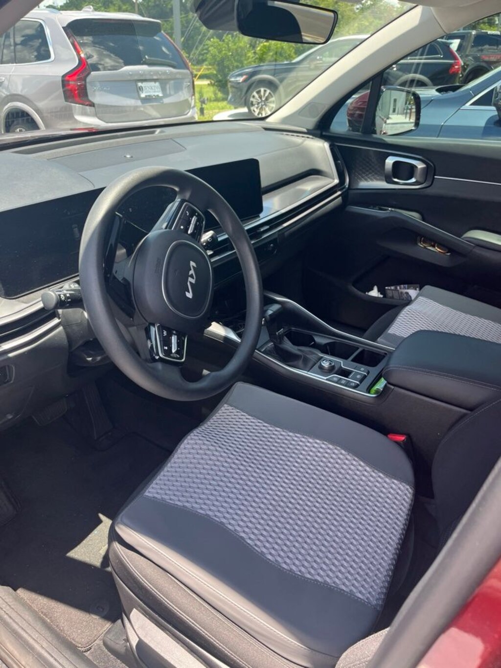 Used 2025 Kia Sorento LX SUV