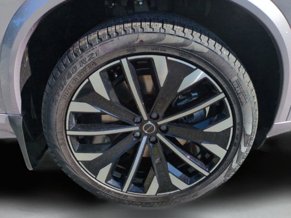 2026 Volvo XC90 Plus - Photo 26