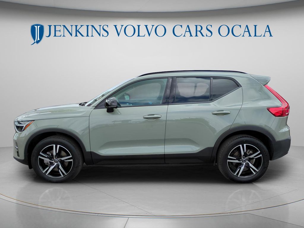2024 Volvo XC40 Core - Photo 6