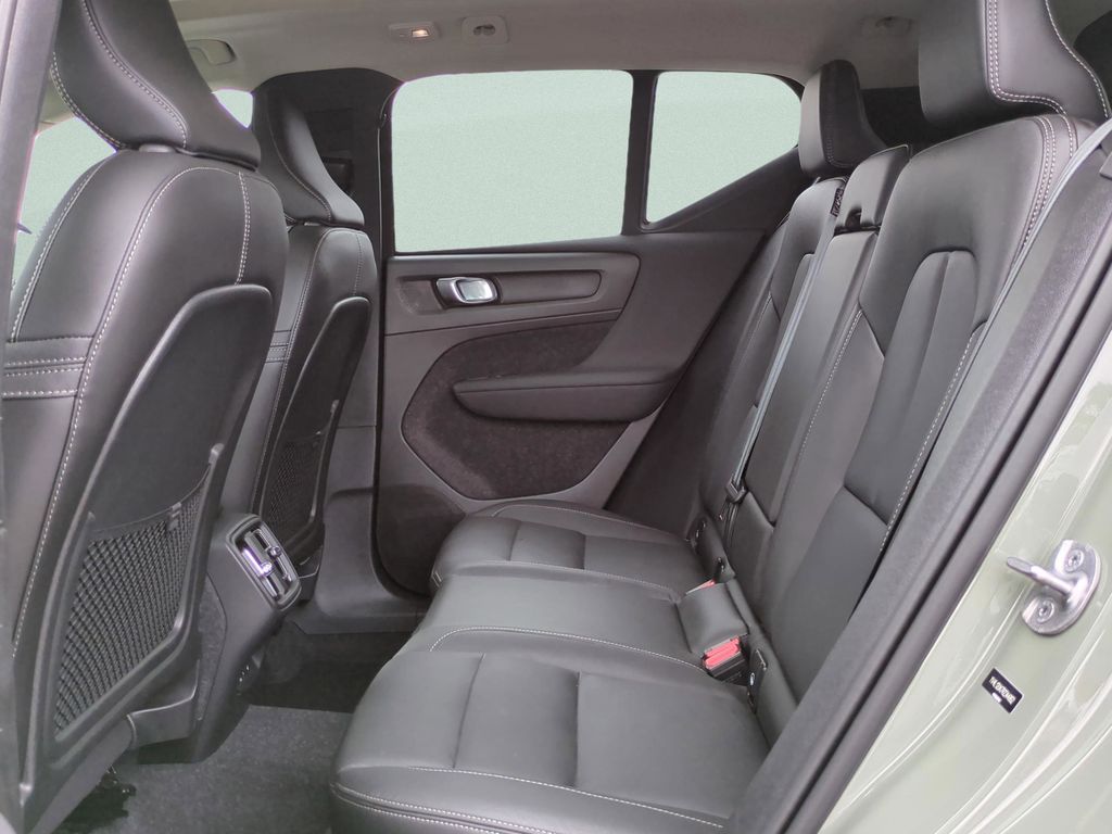 2024 Volvo XC40 Core - Photo 11