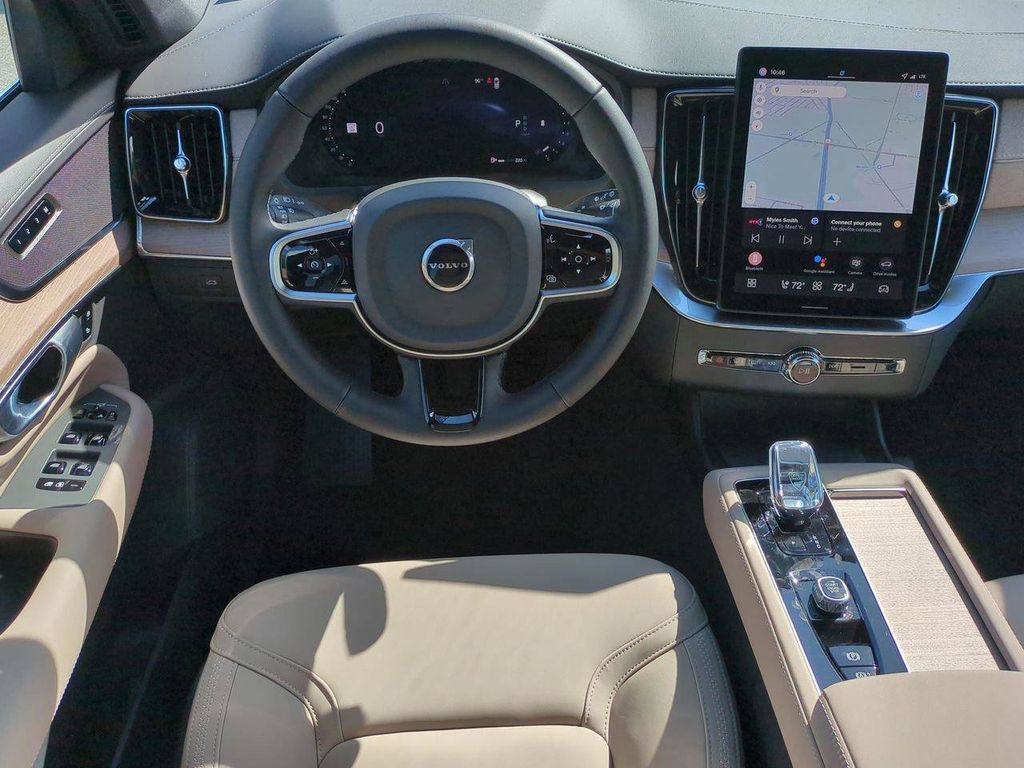 2026 Volvo XC90 Plus - Photo 13