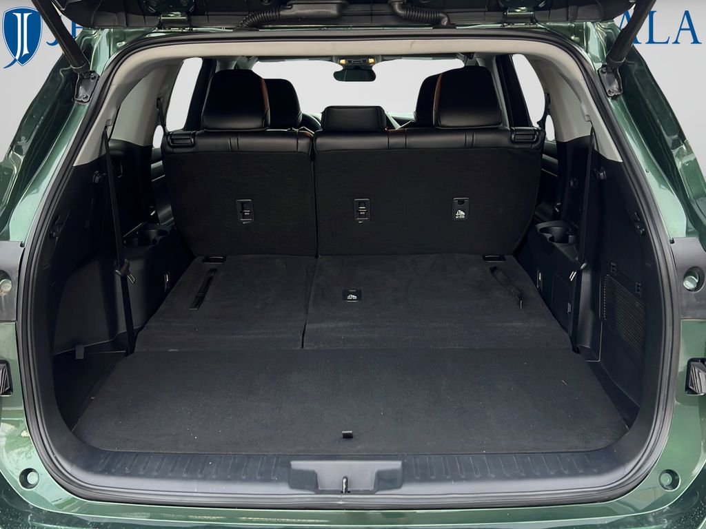 2023 Toyota Highlander XLE - Photo 9