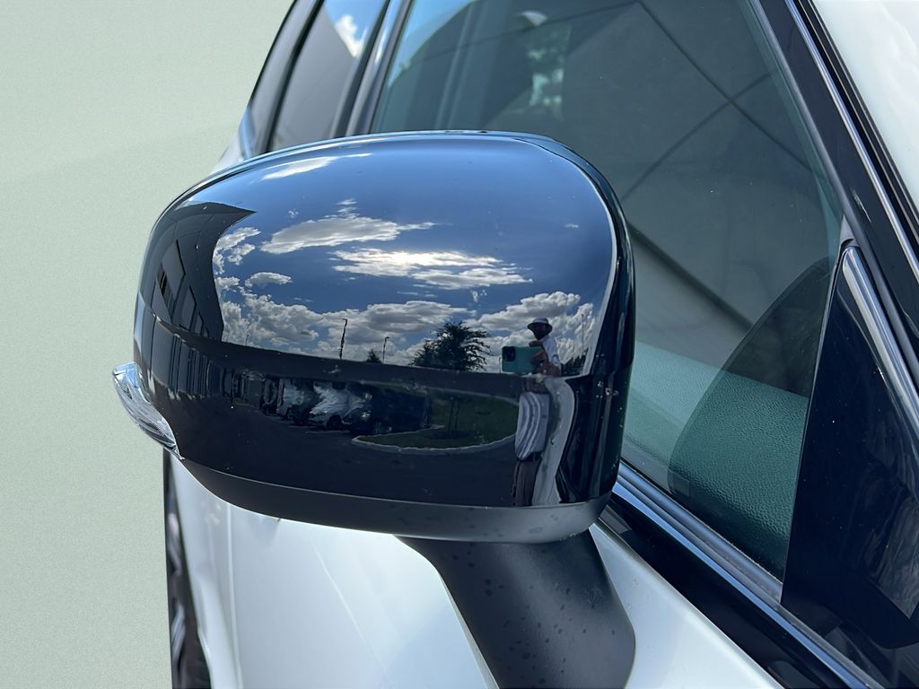 2024 Volvo XC60 Plus - Photo 11