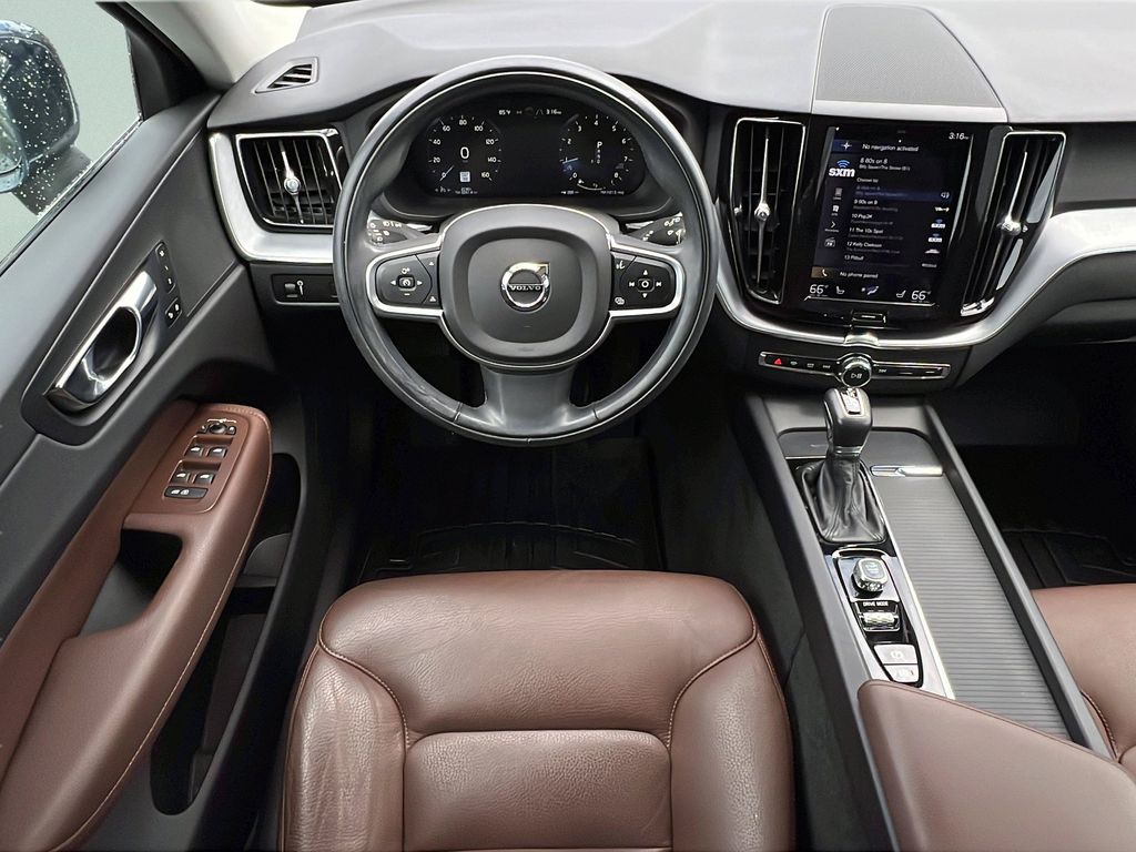 2020 Volvo XC60 Momentum - Photo 12