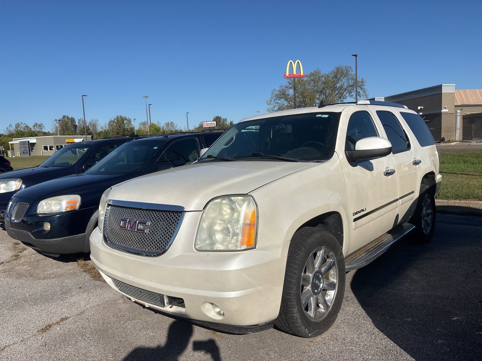 Used 2011 GMC Yukon Denali with VIN 1GKS2EEF7BR171750 for sale in Beardstown, IL