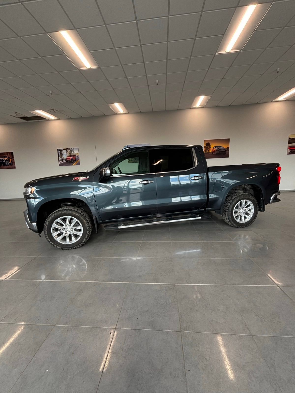 2019 Chevrolet Silverado 1500 LTZ photo 2