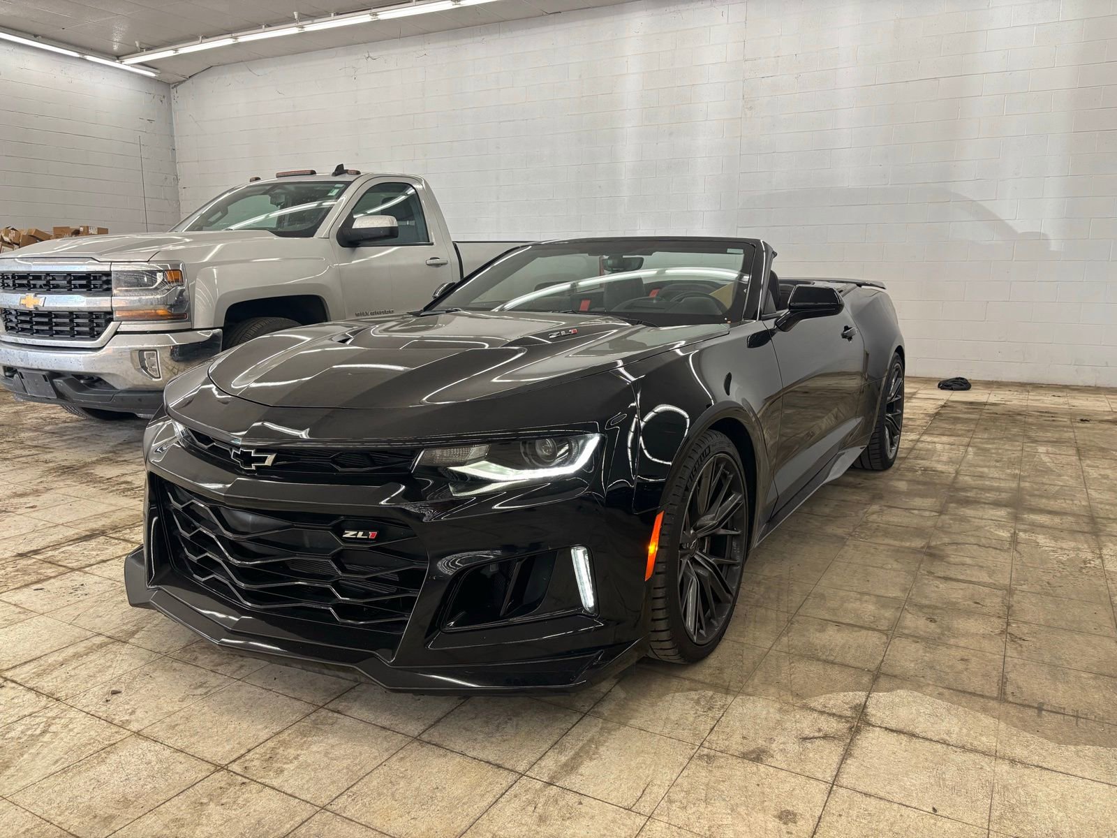 2022 Chevrolet Camaro ZL1 photo 2