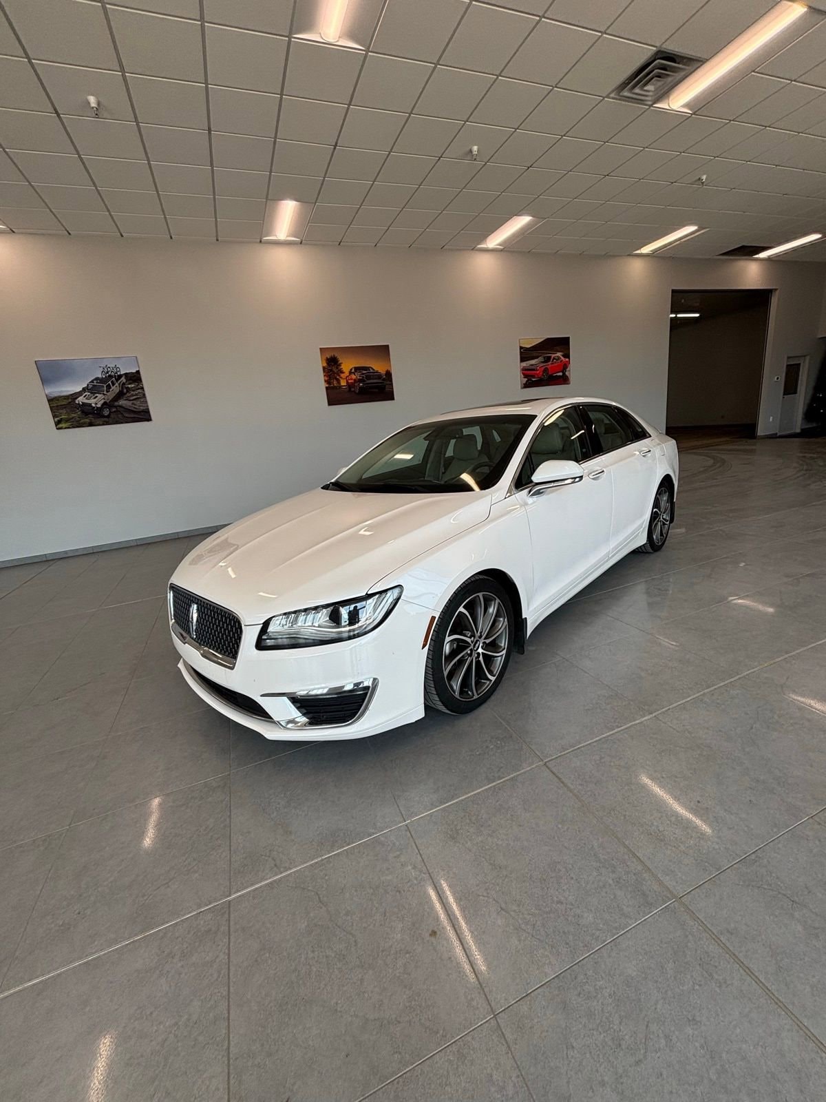 2018 Lincoln MKZ Select's photo