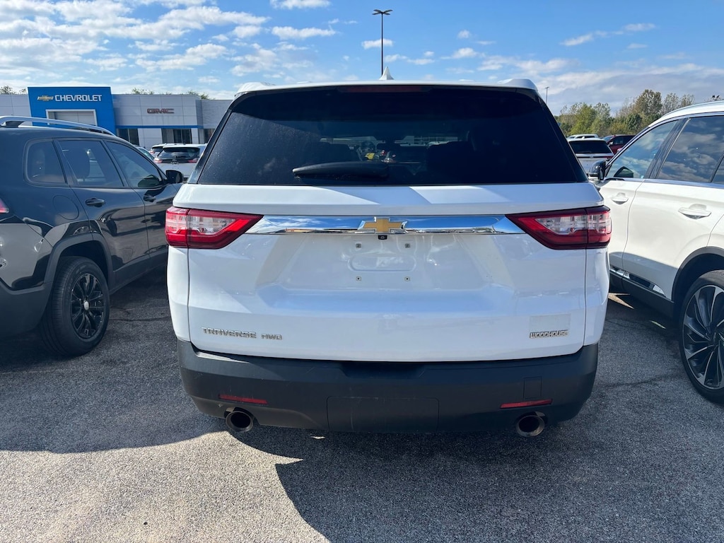 Used 2021 Chevrolet Traverse LS SUV