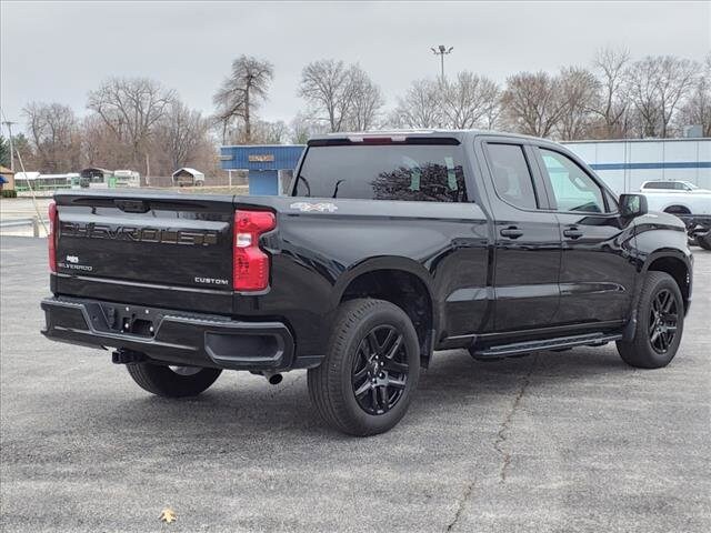 Used 2023 Chevrolet Silverado 1500 Custom with VIN 1GCRDBEK4PZ261185 for sale in Beardstown, IL