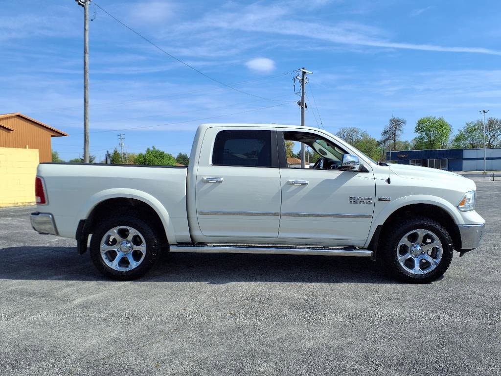 Used 2017 RAM Ram 1500 Pickup Laramie with VIN 1C6RR7NT8HS600605 for sale in Beardstown, IL