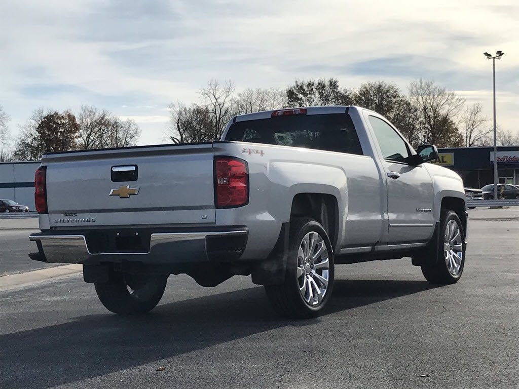 Used 2016 Chevrolet Silverado 1500 LT with VIN 1GCNKREC6GZ328598 for sale in Beardstown, IL