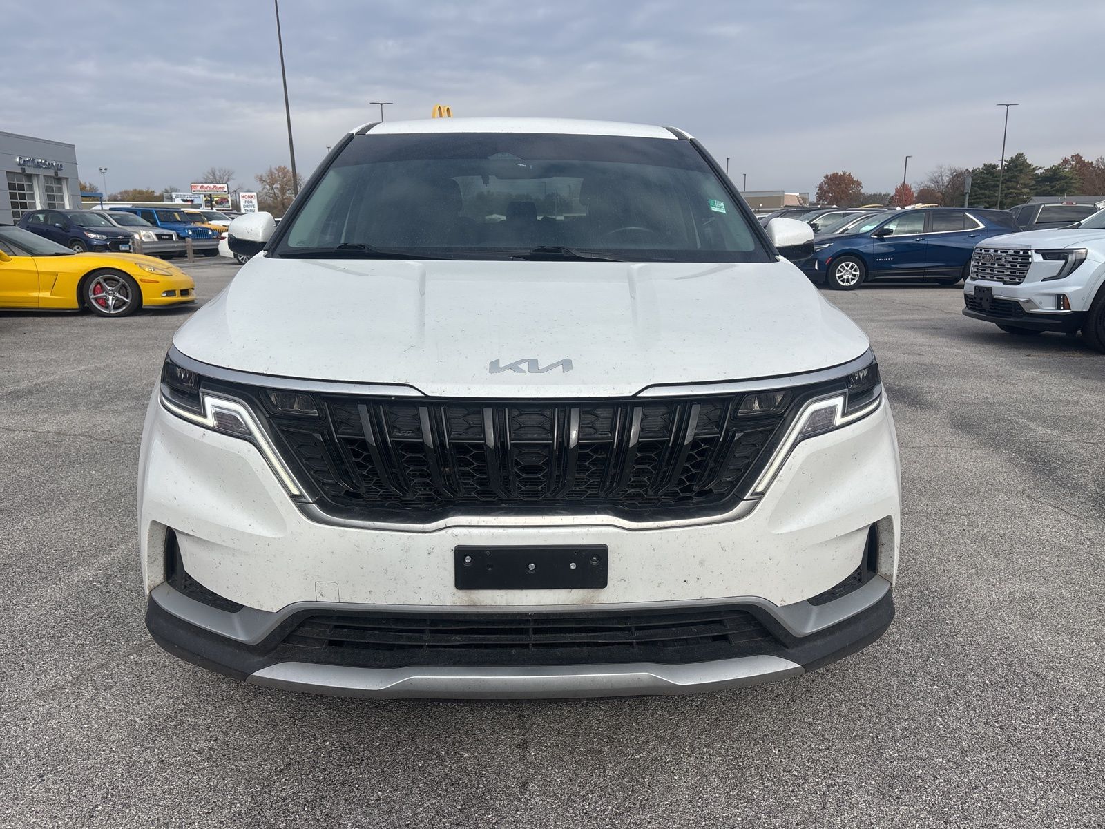 2024 Kia Carnival LX's photo