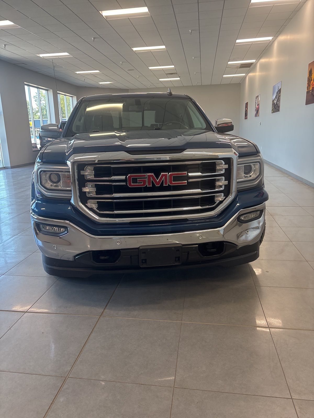 2018 GMC Sierra SLT's photo