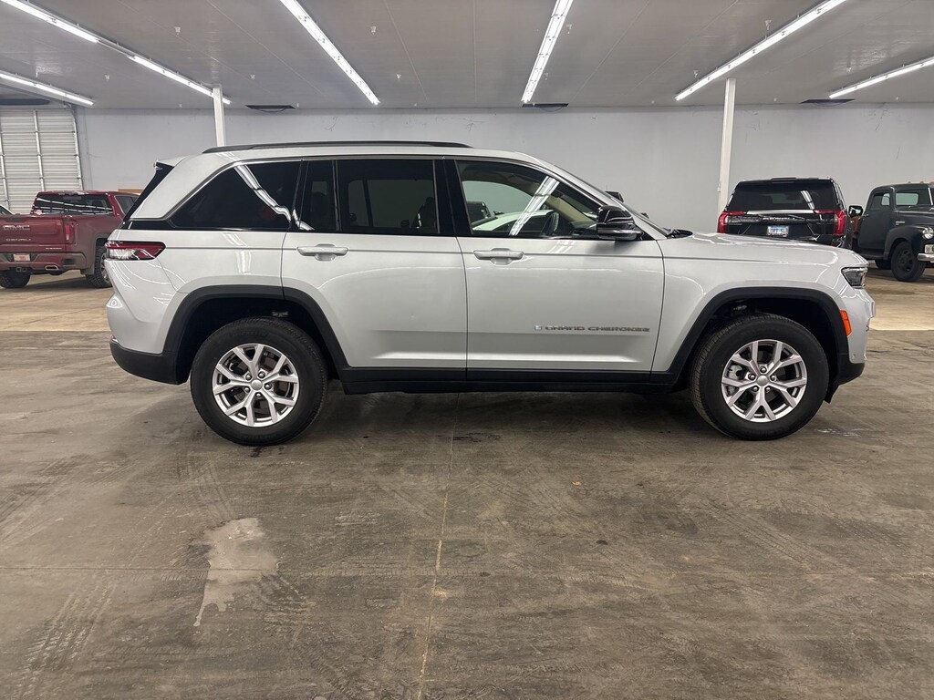 Used 2022 Jeep Grand Cherokee Limited SUV