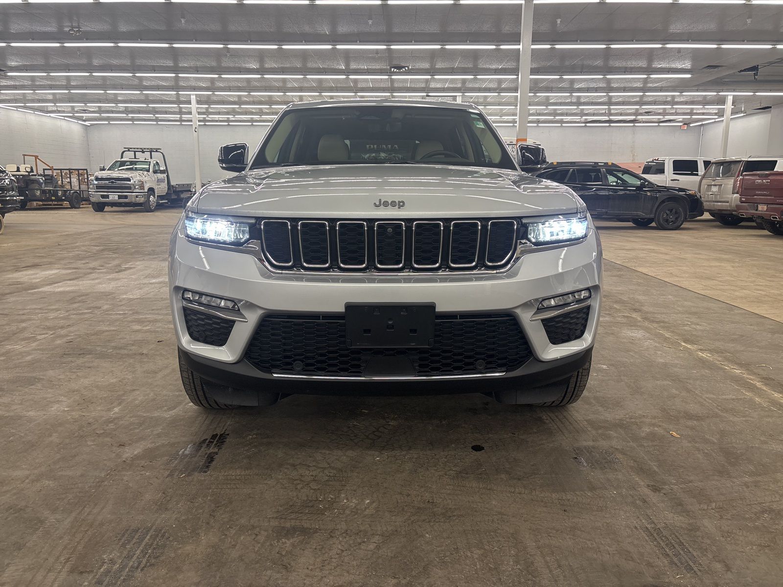 2022 Jeep Grand Cherokee Limited's photo