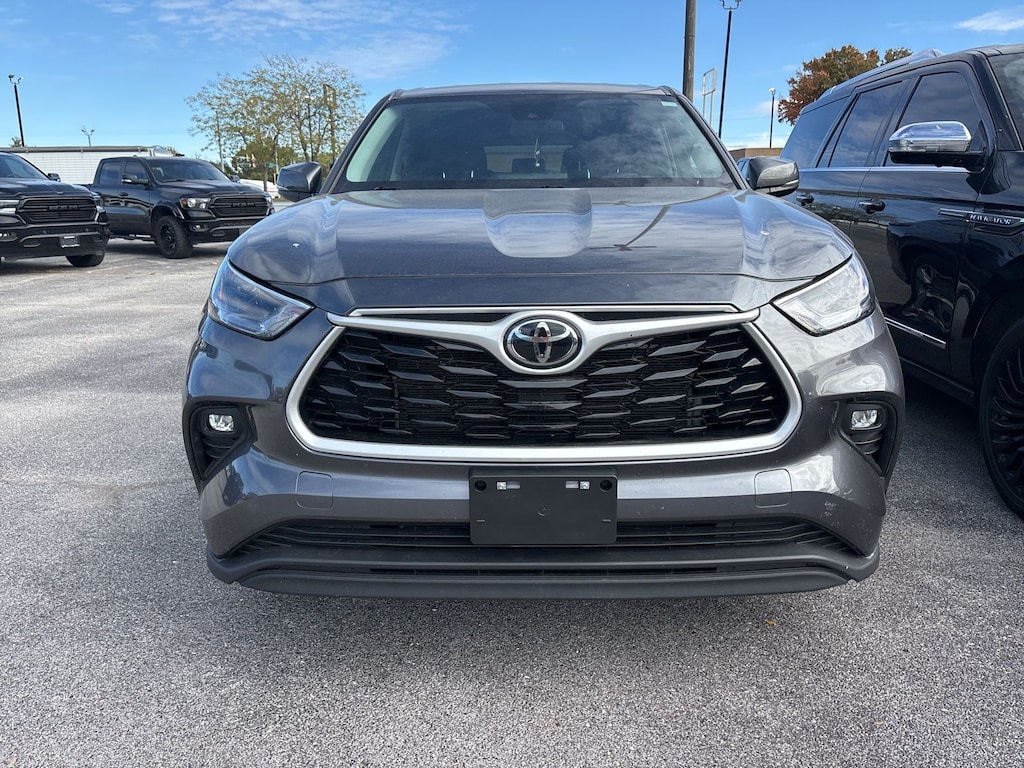 Used 2023 Toyota Highlander SUV