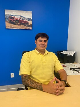 Staff member Damian Zuniga from ID_9efcc0e80330