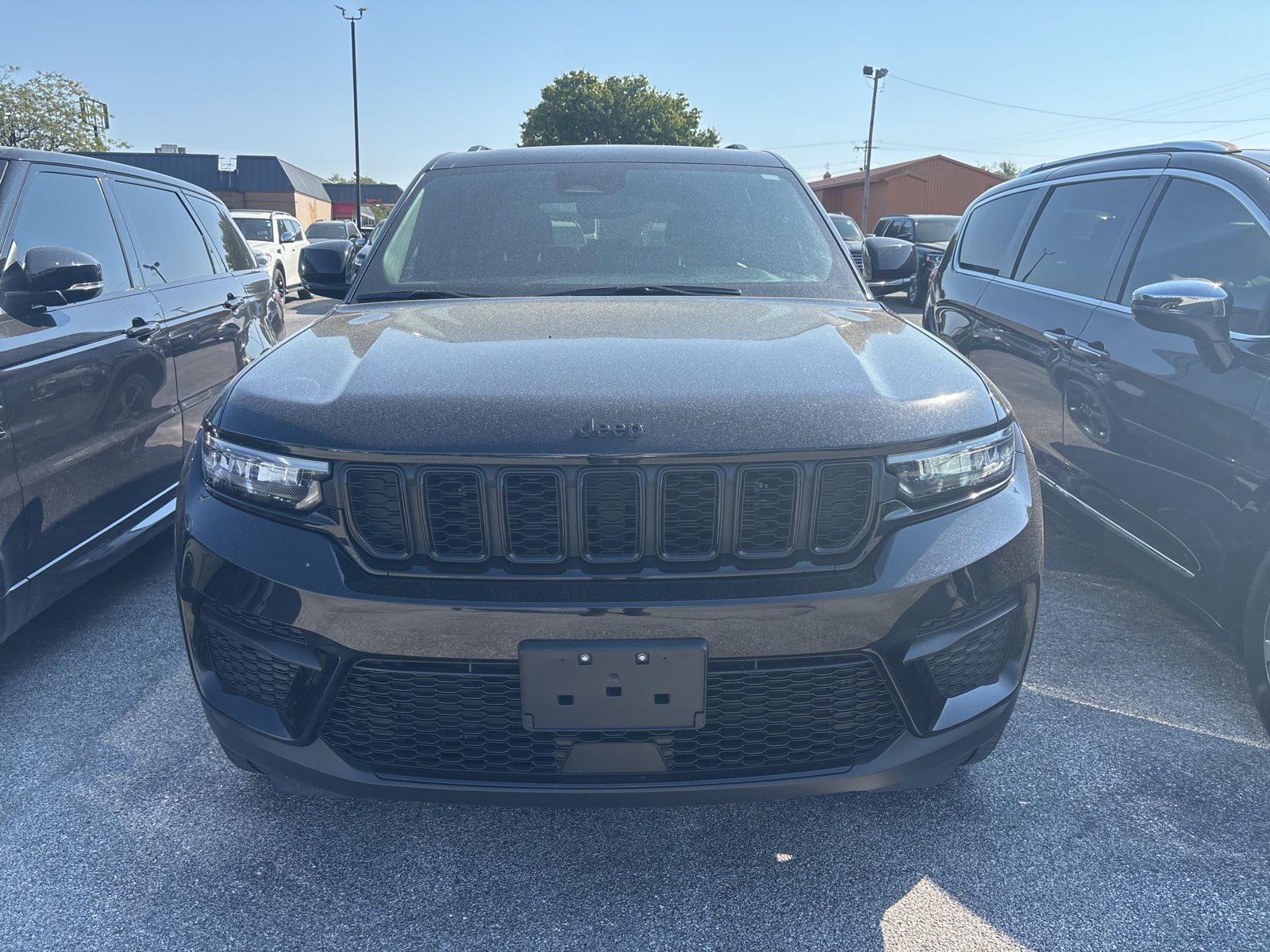2023 Jeep Grand Cherokee Altitude's photo