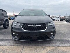 2026 Chrysler Pacifica SELECT AWD Passenger Van