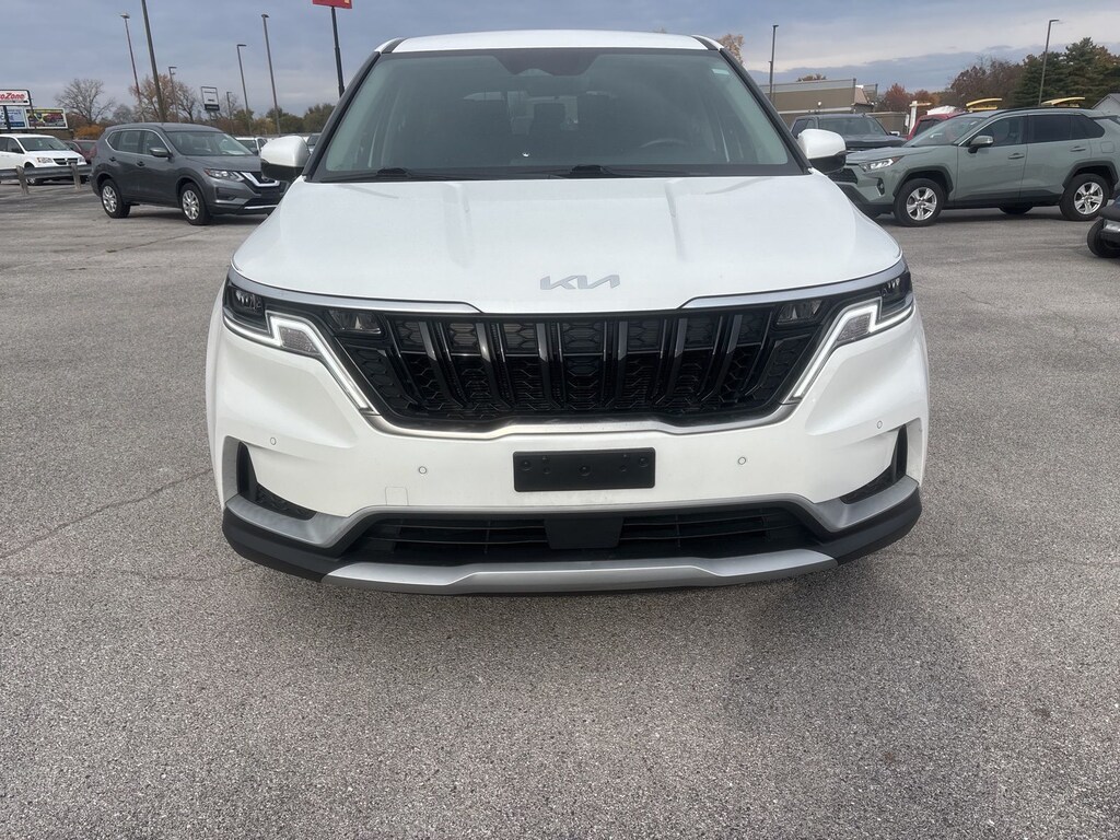 Used 2024 Kia Carnival EX MPV