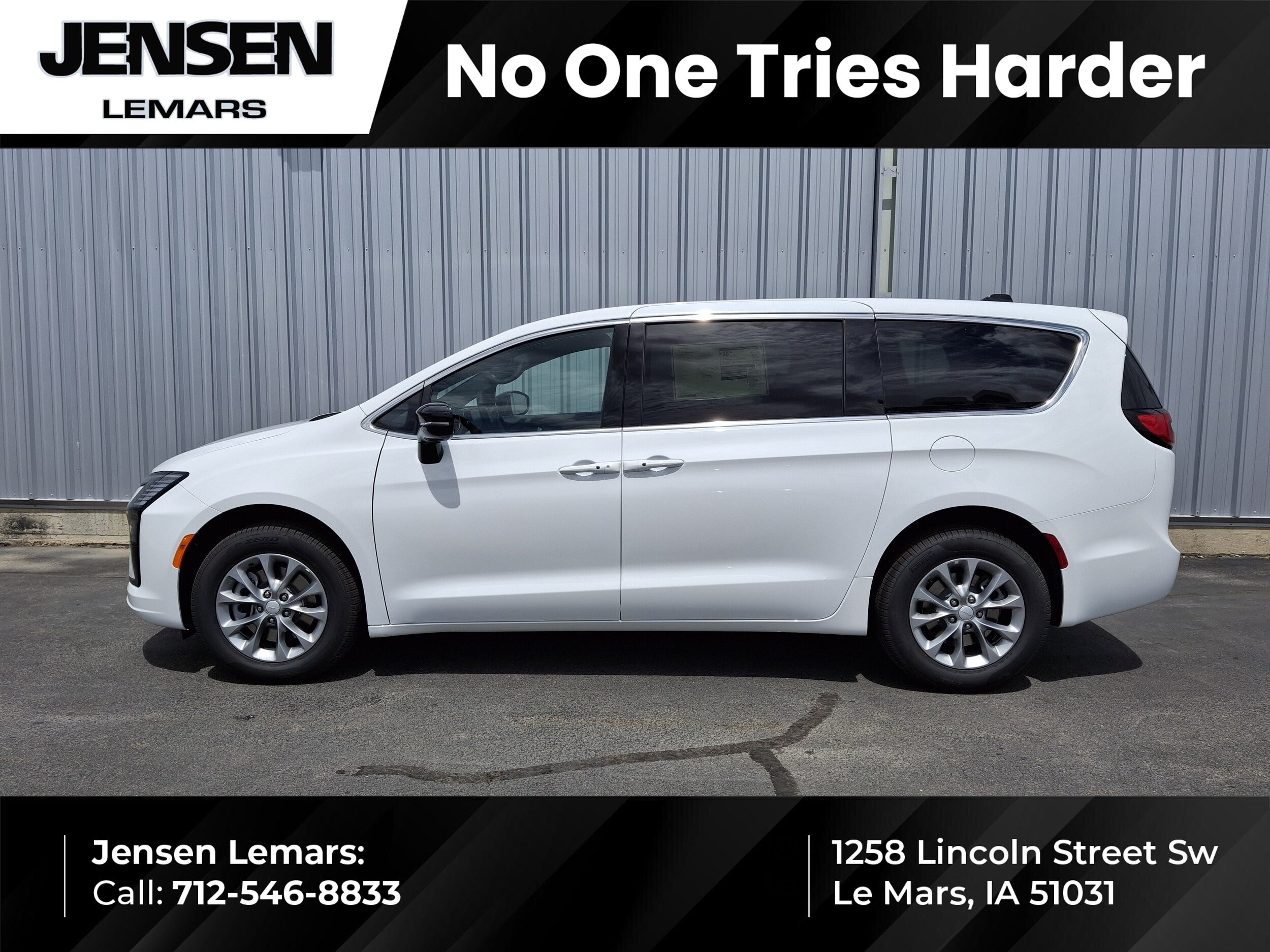 2027 Chrysler Pacifica Select AWD's photo