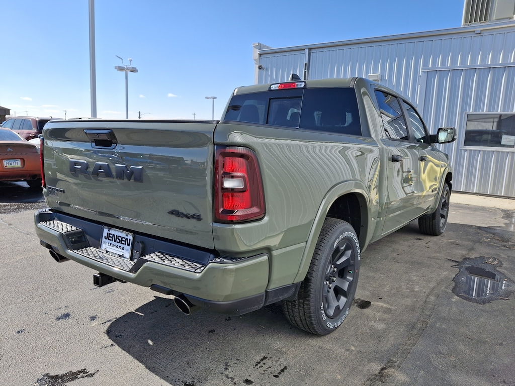 New 2026 Ram 1500 BIG HORN CREW CAB 4X4 5'7 BOX Pickup