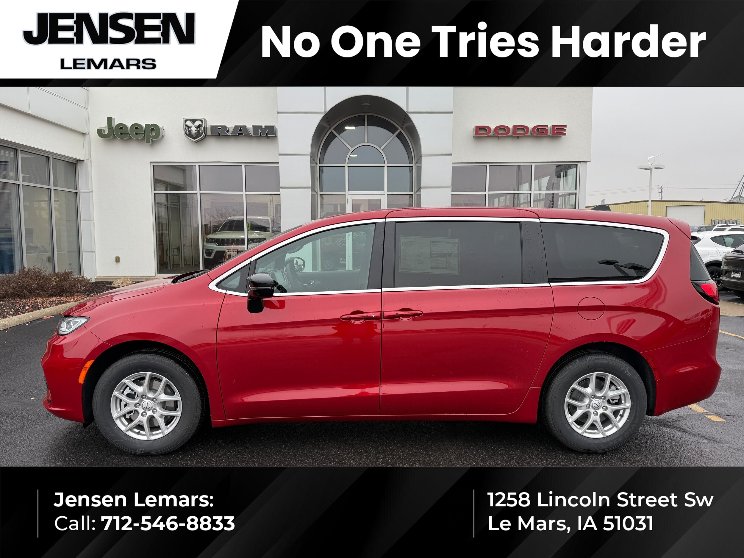 2026 Chrysler Pacifica Select's photo