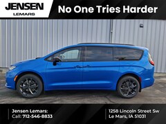2026 Chrysler Pacifica SELECT AWD Passenger Van