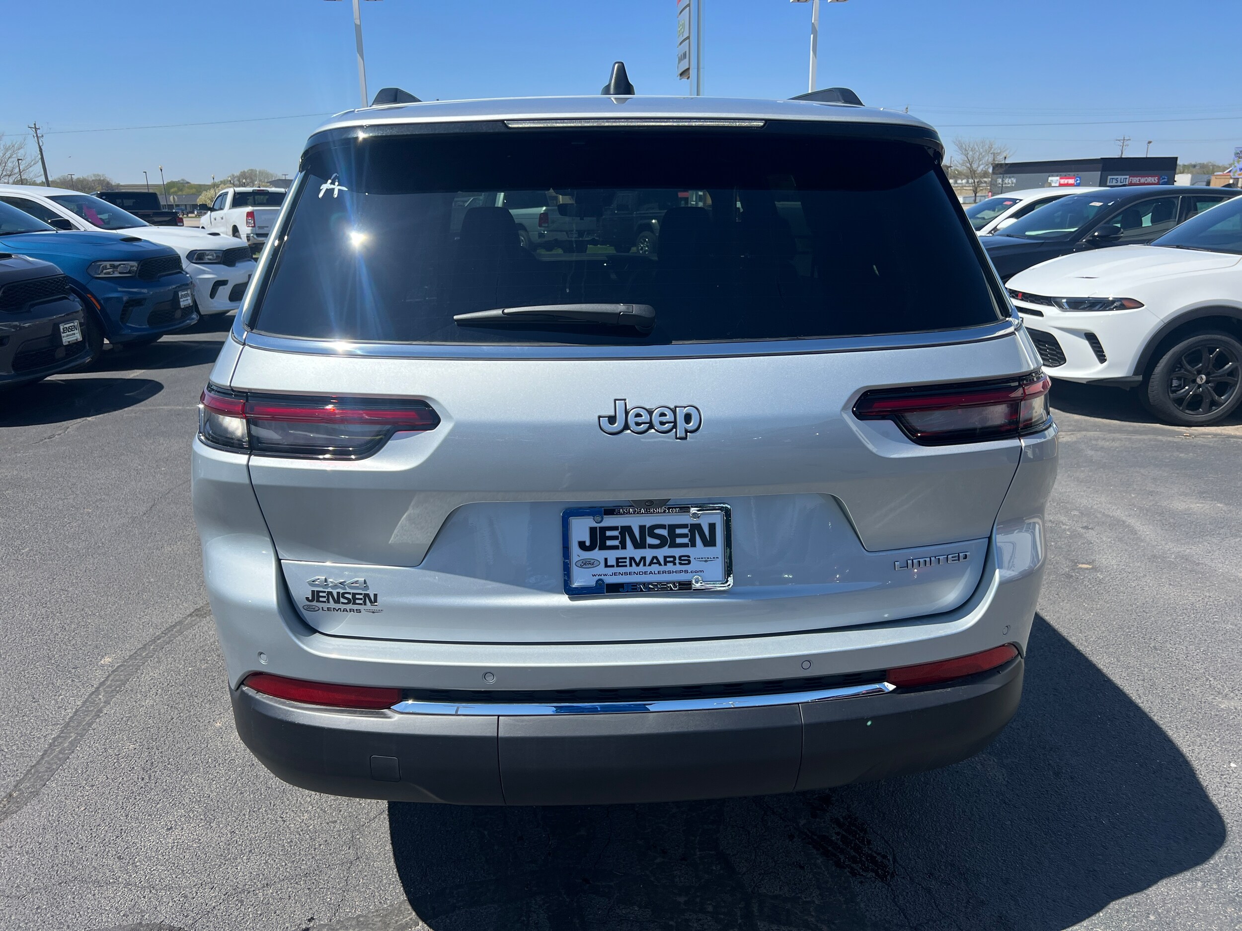 2025 Jeep Grand Cherokee Limited photo 4