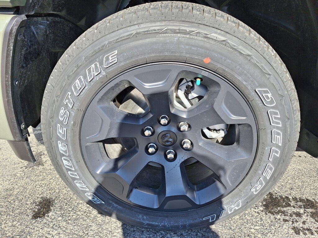 New 2026 Ram 1500 BIG HORN CREW CAB 4X4 5'7 BOX Pickup