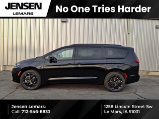 2026 Chrysler Pacifica LIMITED AWD Passenger Van