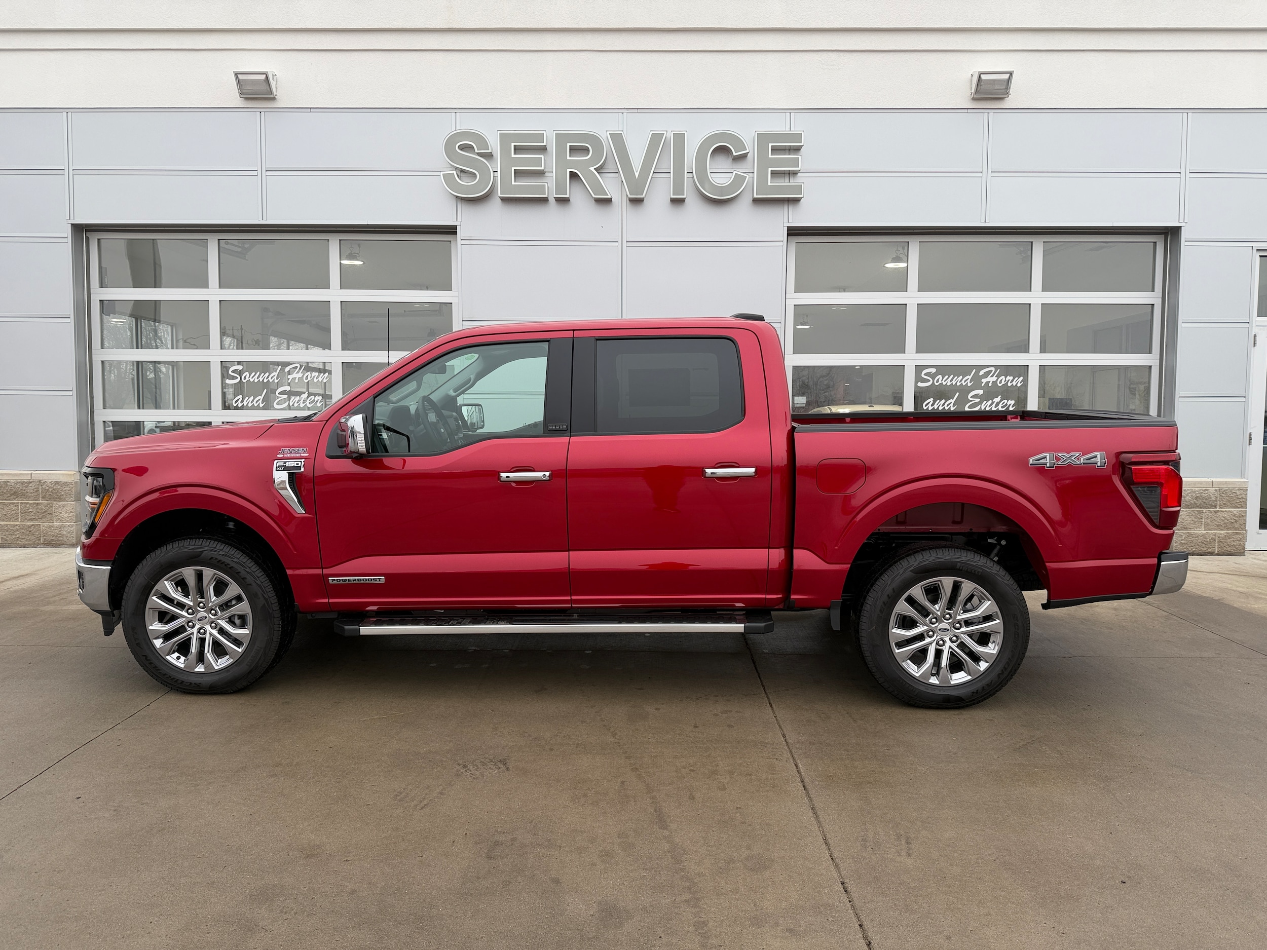 2025 Ford F-150 XLT's photo