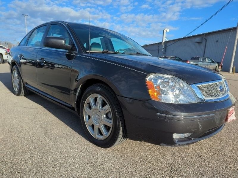 Used 2007 Ford Five Hundred SEL with VIN 1FAHP24167G133284 for sale in Marshalltown, IA