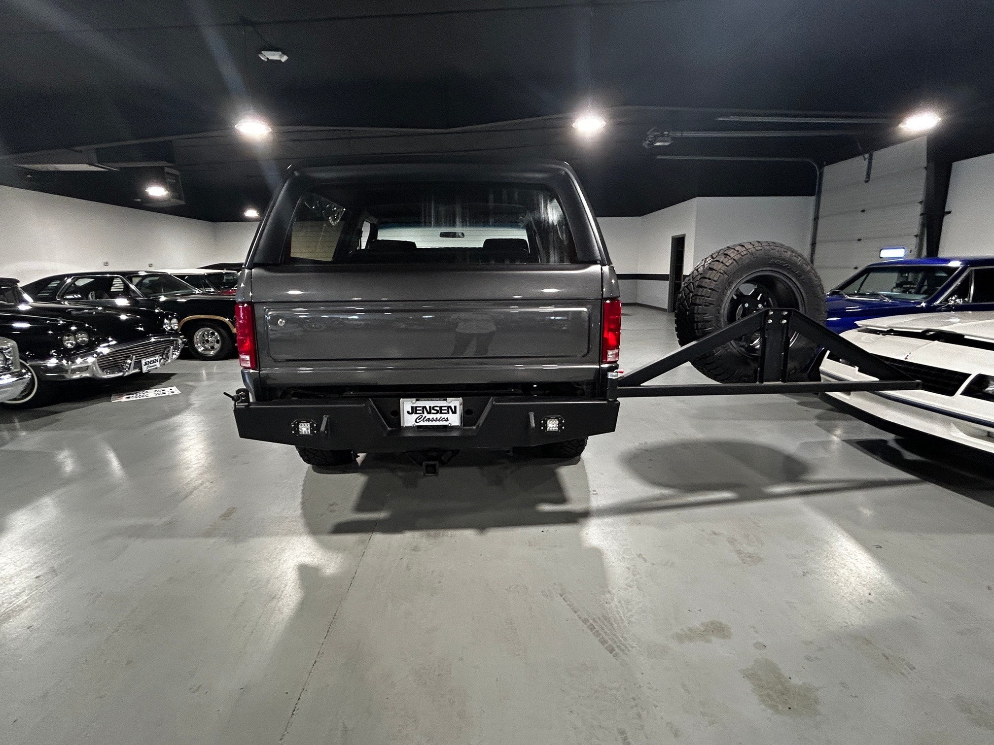 1981 Ford Bronco - Photo 23