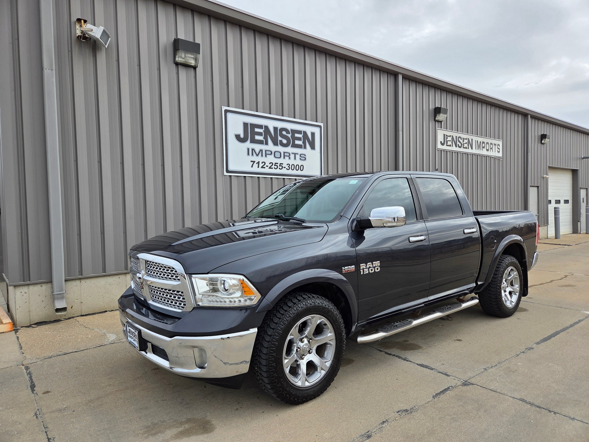 2017 RAM Ram 1500 Pickup Laramie
