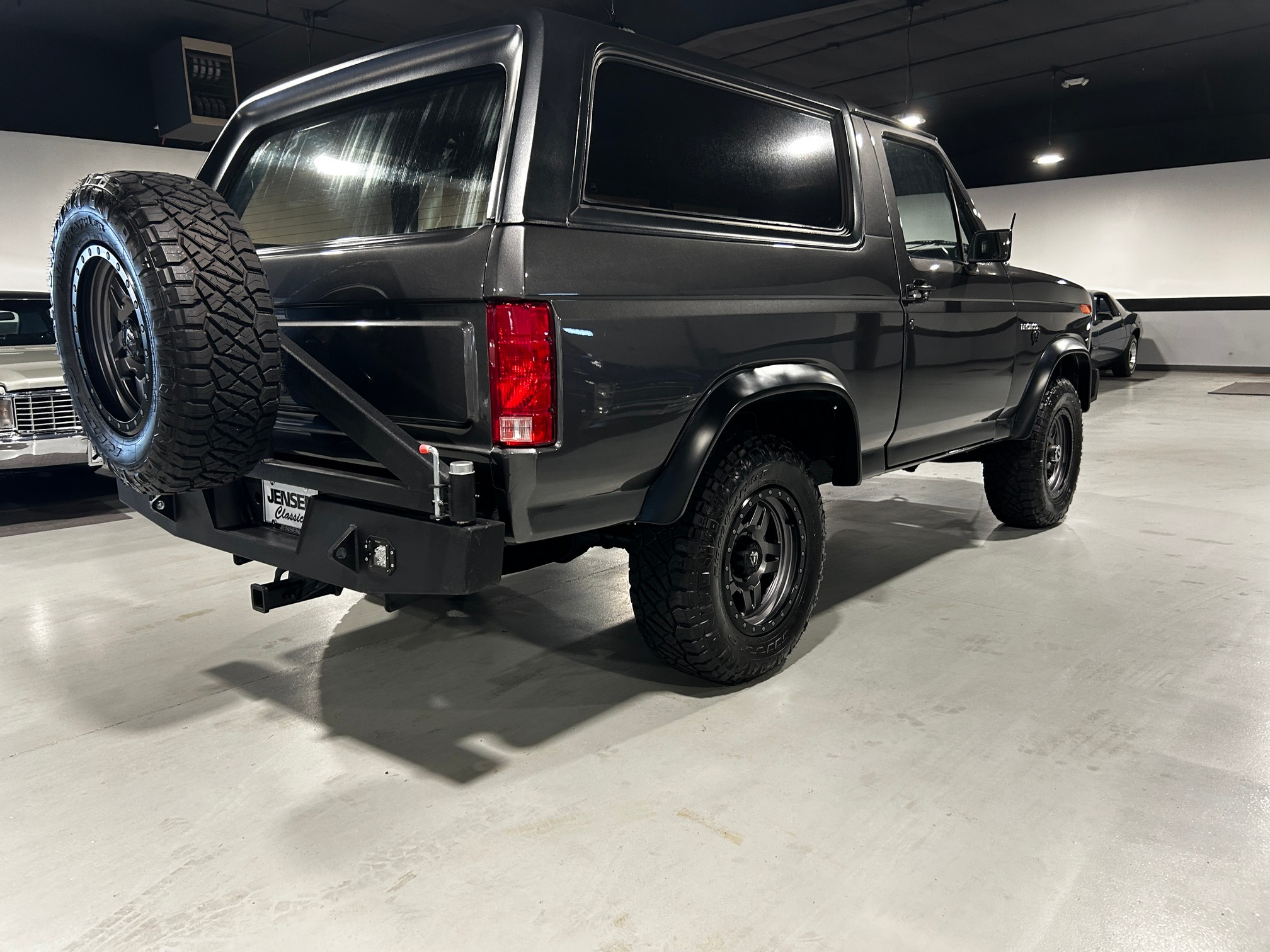 1981 Ford Bronco - Photo 27