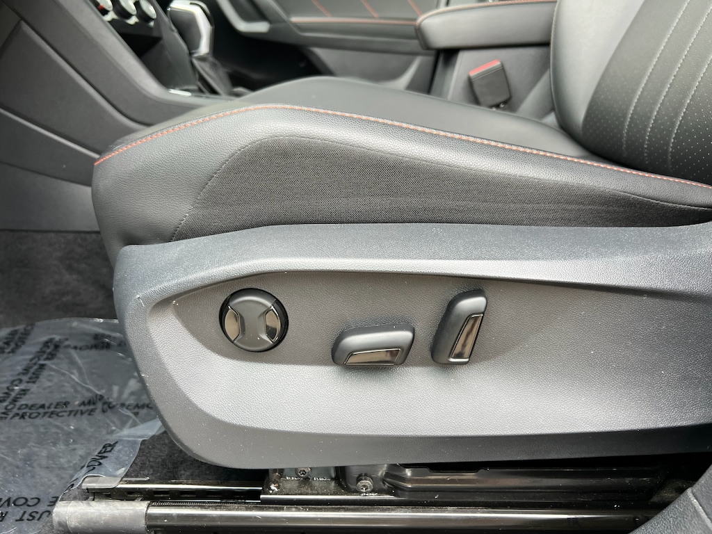 Used 2024 Volkswagen Tiguan SE Sport Utility