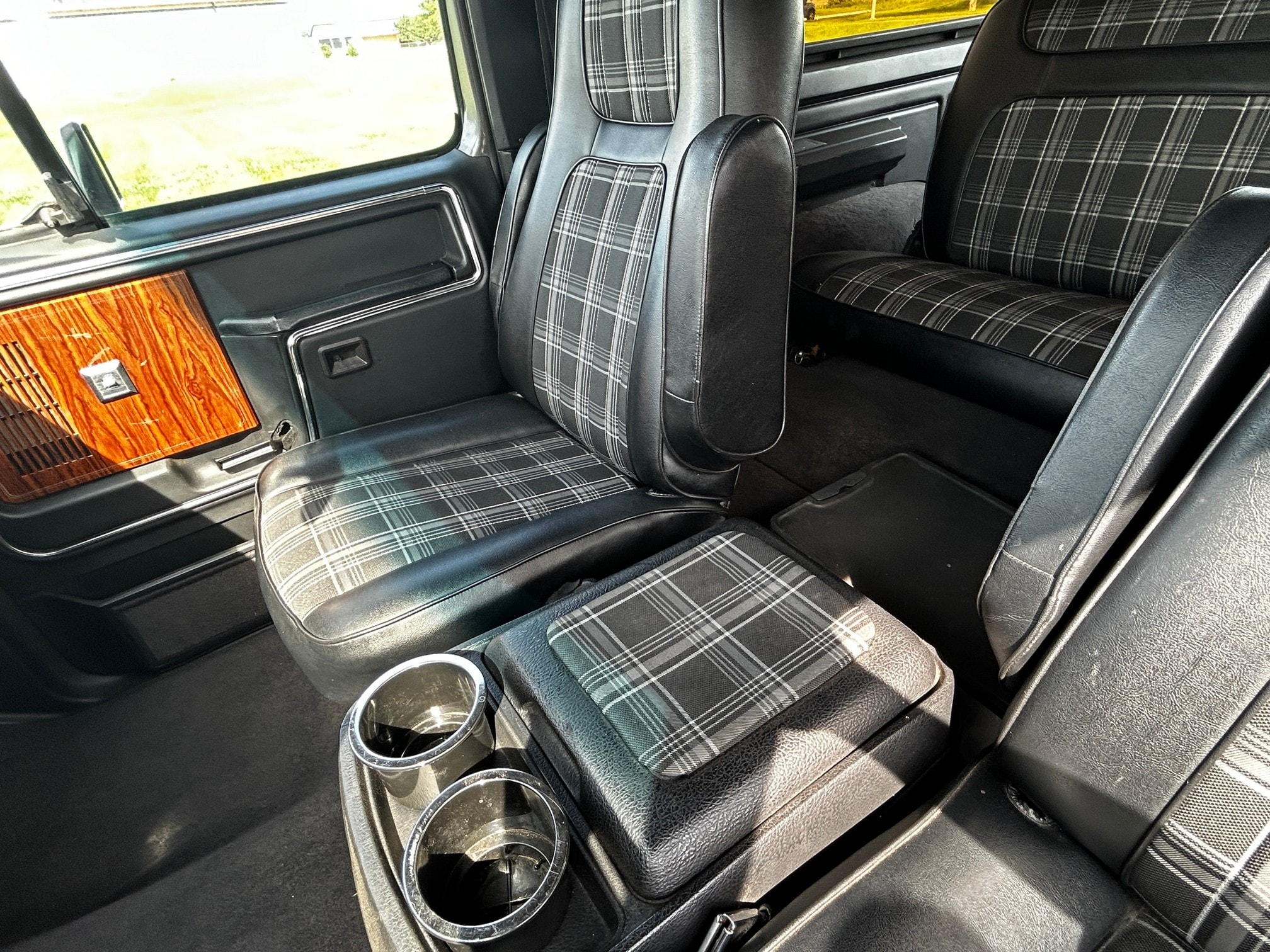 1981 Ford Bronco - Photo 14