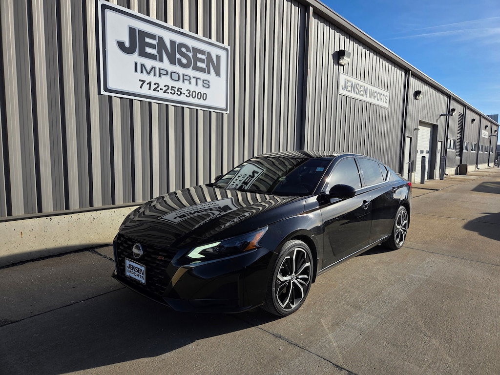 Used 2024 Nissan Altima 2.5 SR Car