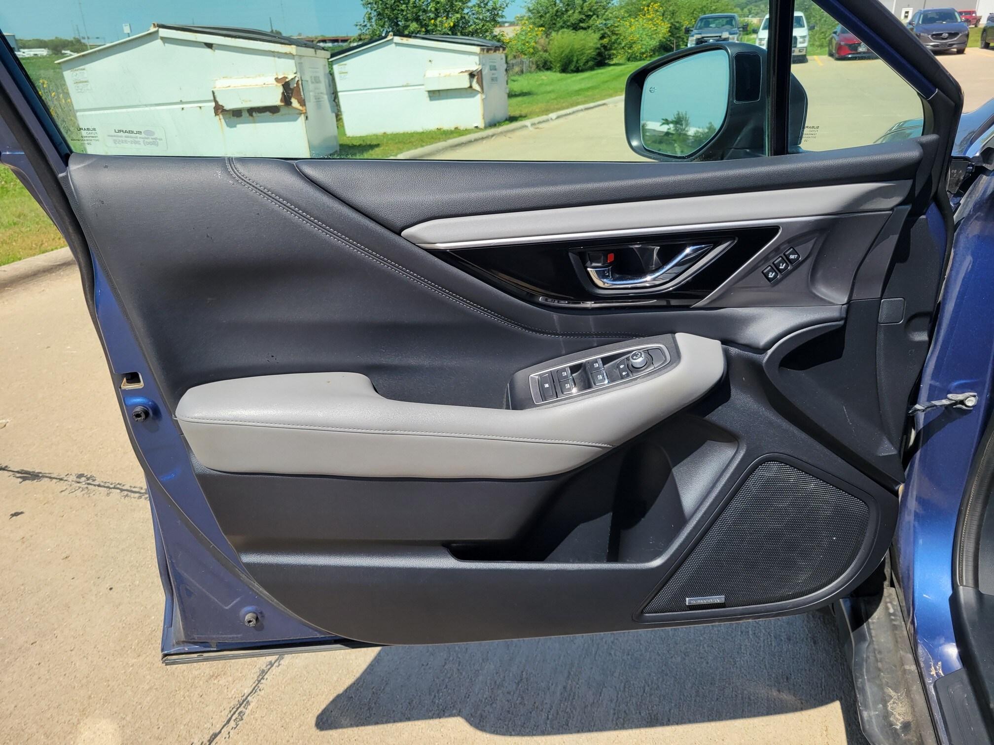 2021 Subaru Outback Limited photo 2