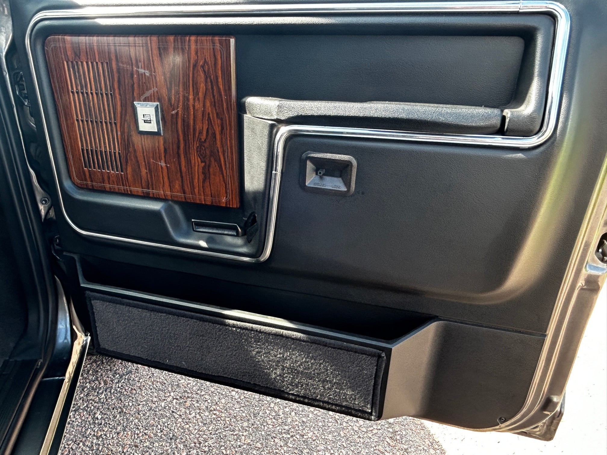1981 Ford Bronco - Photo 34