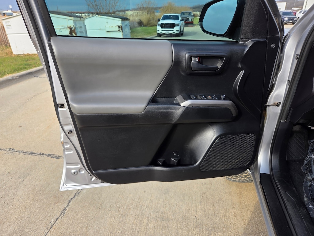 Used 2021 Toyota Tacoma 2WD Crew Cab Pickup