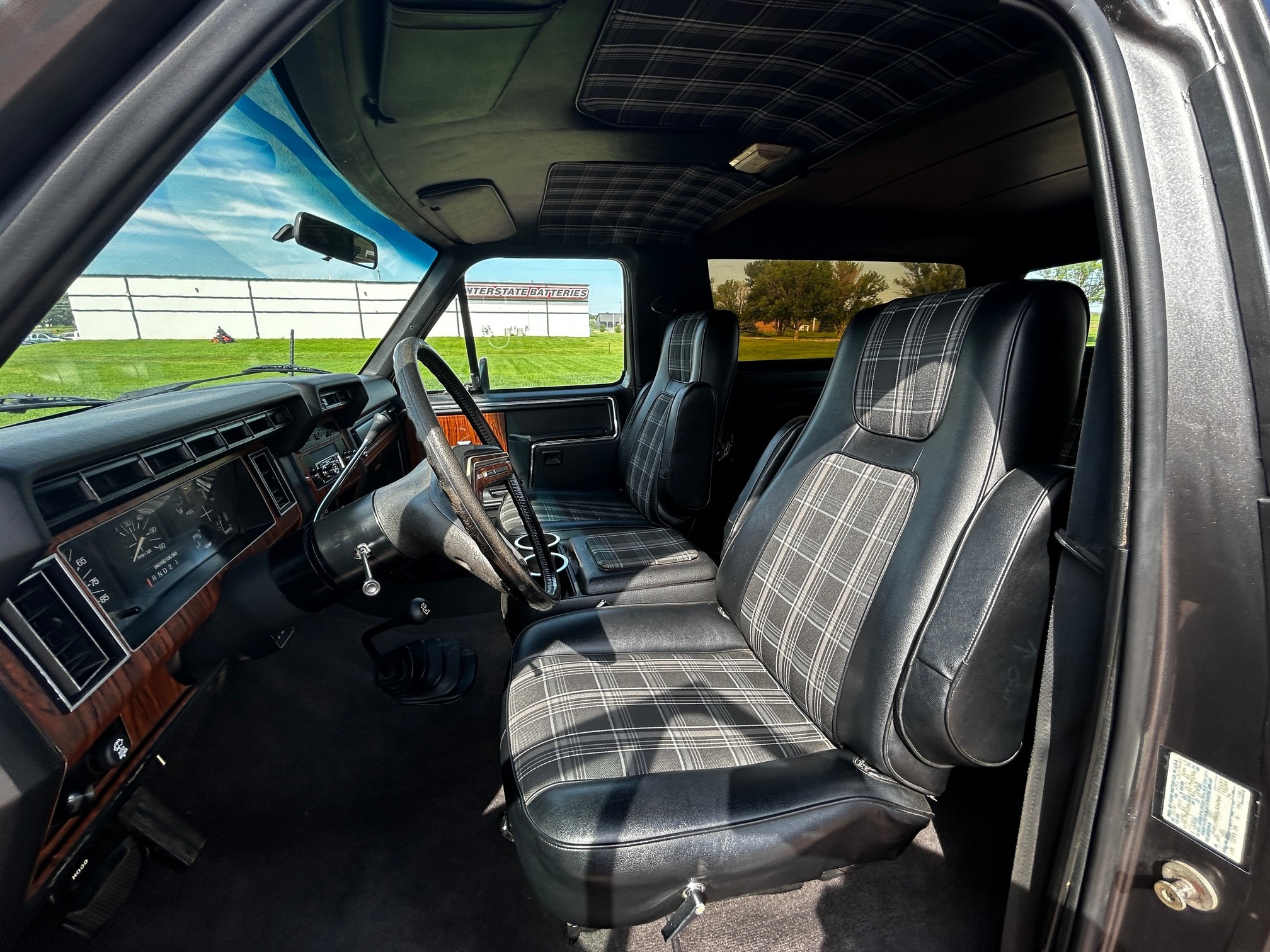 1981 Ford Bronco - Photo 9