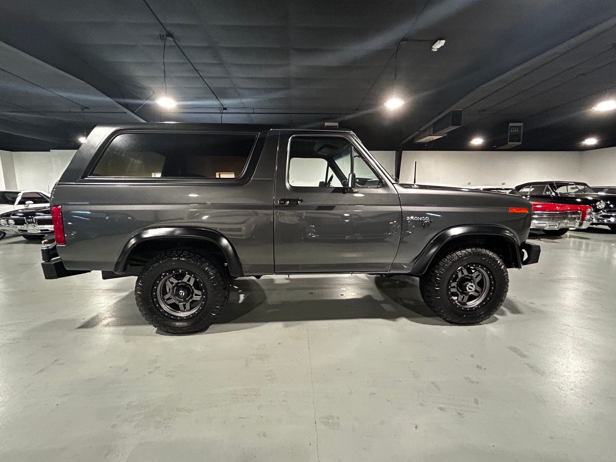 1981 Ford Bronco - Photo 29